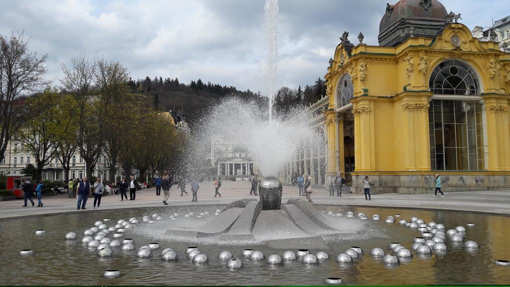 Pension Kamenny Dvur Mariánské Lázně Exteriör bild